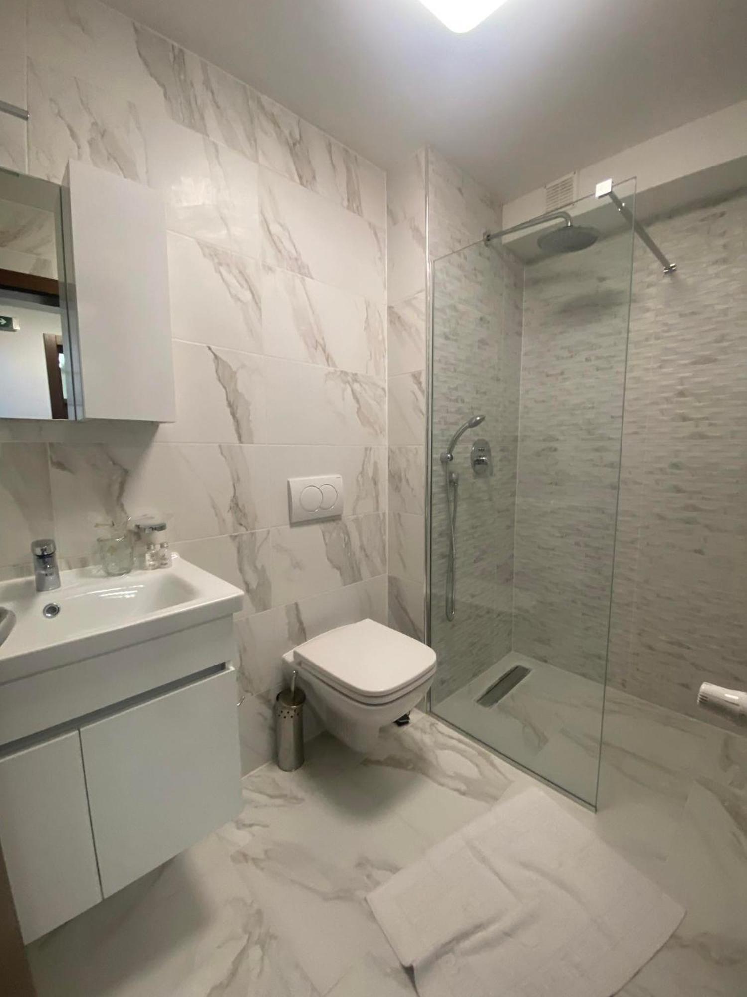 Dishli Hotel & Spa Sztruga Kültér fotó