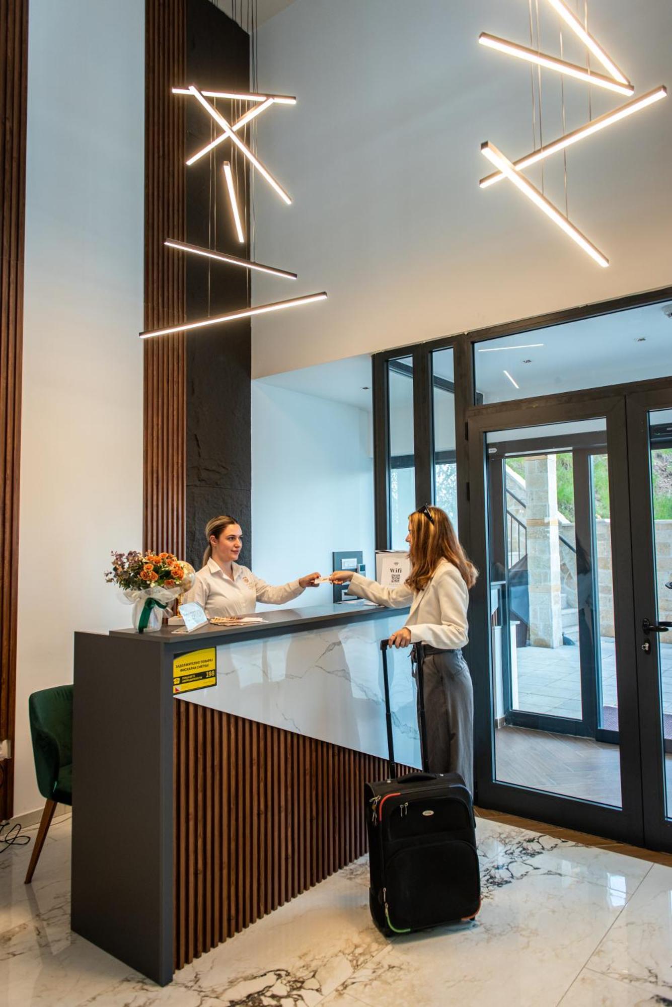 Dishli Hotel & Spa Sztruga Kültér fotó