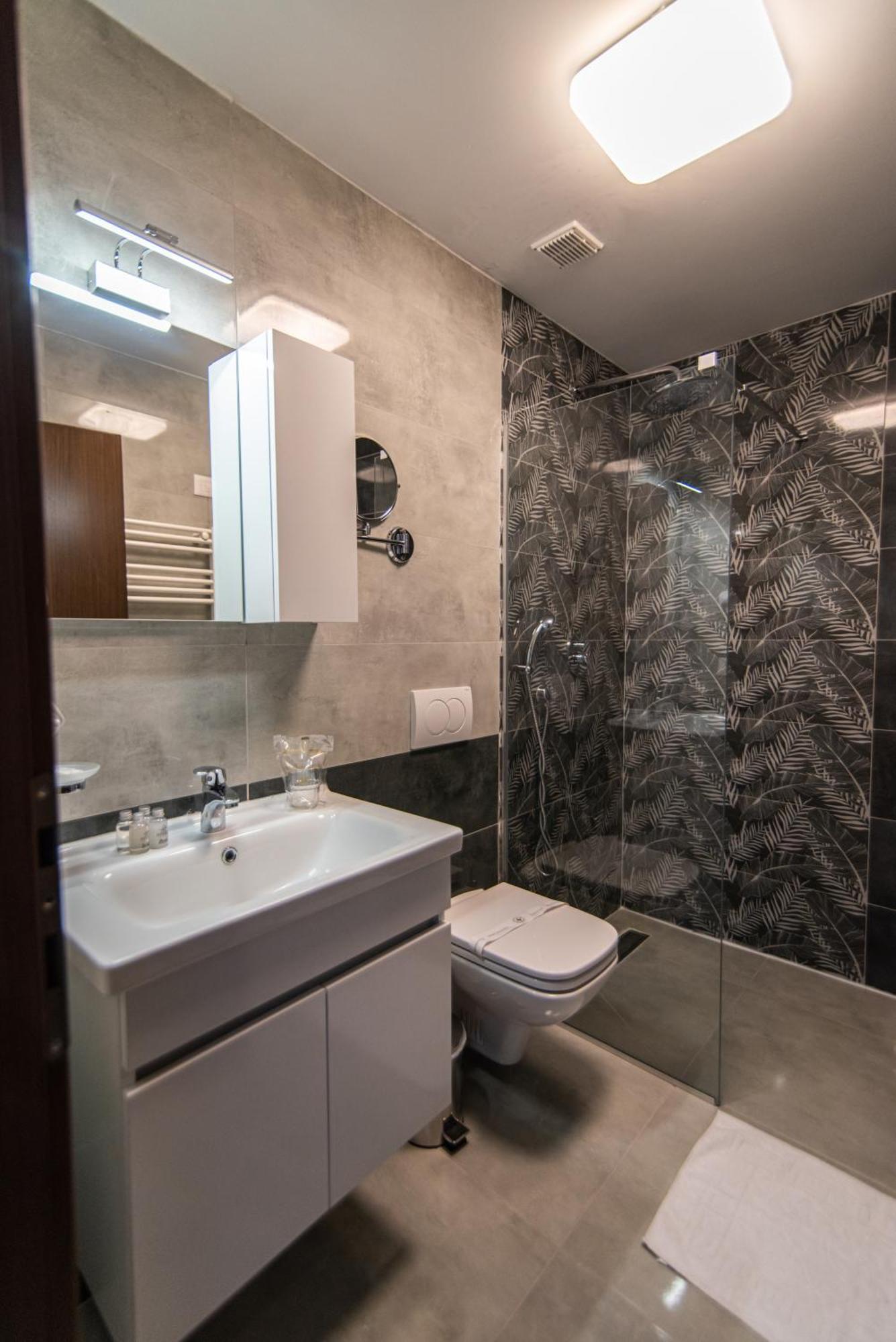 Dishli Hotel & Spa Sztruga Kültér fotó